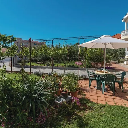 Apartment Julija Klovica Vi
